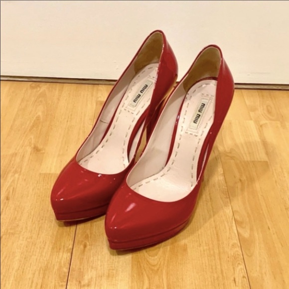 Prada Miu Miu like new red pumps - Picture 2 of 6
